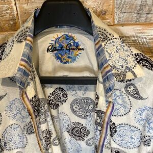 Robert Graham Embroidered Logo Shirt w/Blue & Yellow Accents. Great condition.